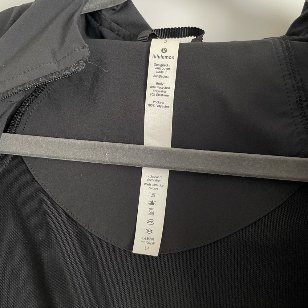Lululemon Pack it Up Jacket - Picture 9 of 13